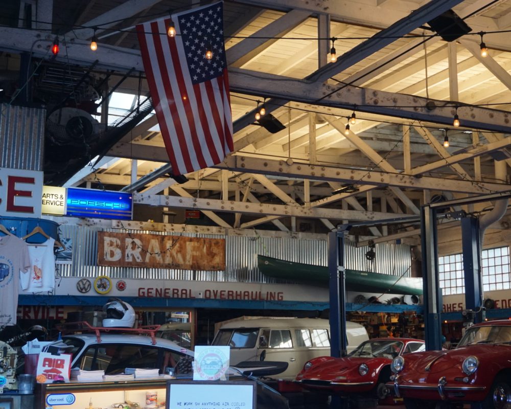 Oldtimer car shop